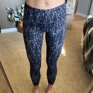 Athleta Salutation Stash Pocket Tight - Serpent